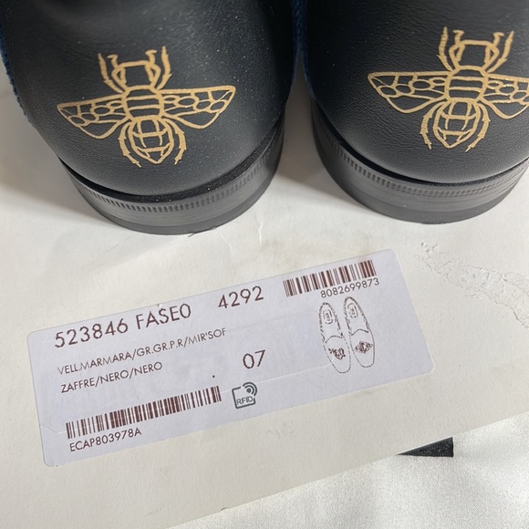 NWT GUCCI MENS SUEDE LOAFERS. - Picture 6 of 7